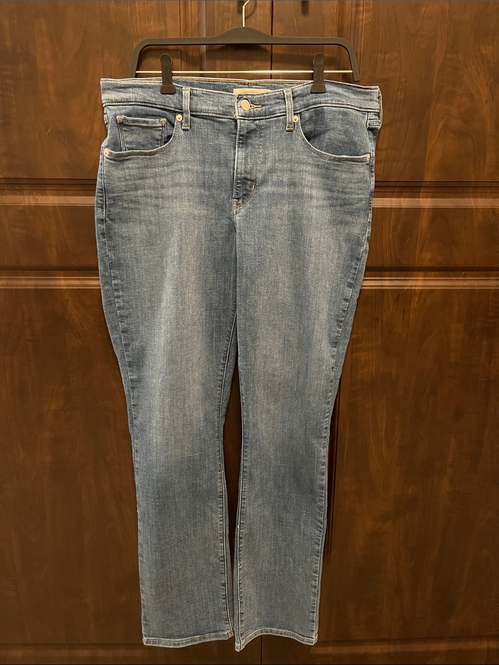 Levi’s Red Tab Classic Straight Jeans